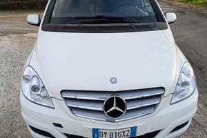 MERCEDES B 170 NGT BlueEFFICIENCY con gancio train
