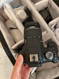 Canon EOS 2000D +obiettivoEF-S 18-55+kit completo