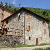 Casa toscana in pietra nel cuore degli appennini