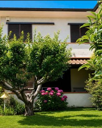 Villa indipendente a Marina di Pietrasanta