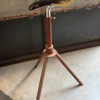 Sgabello sedia in ferro per sella bici + fioriera