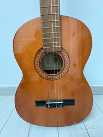 Chitarra acustica con custodia