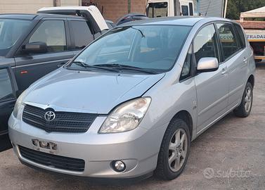 Ricambi Toyota Corolla Verso 2.0 td 2003 d4d
