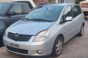 Ricambi Toyota Corolla Verso 2.0 td 2003 d4d