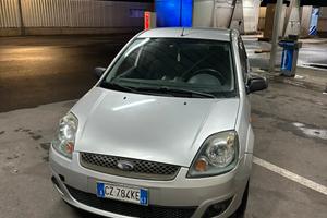 Ford fiesta anno 2004