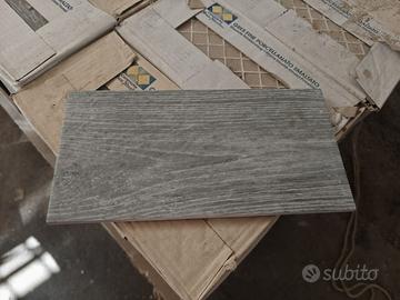 Mattonelle per esterni in gres porcellanato