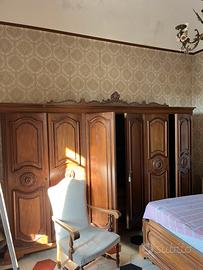 Armadio legno decorato