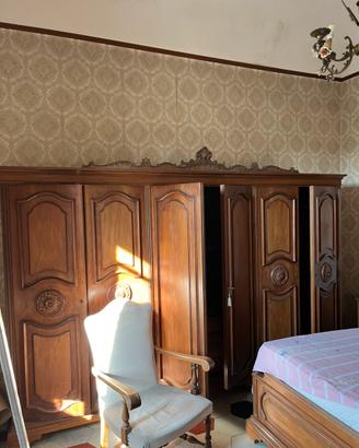 Armadio legno decorato
