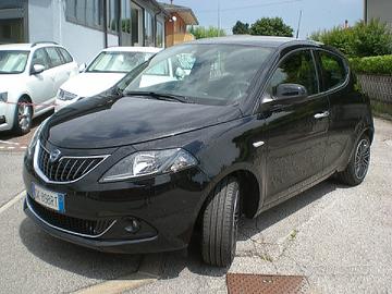 Lancia Ypsilon 1.0 FireFly S&S Hybrid OK neo Paten