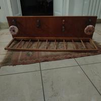 appendi abiti con  porta cappello in legno