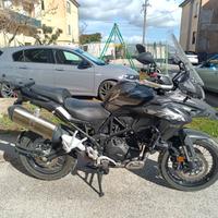 Benelli trk 502x