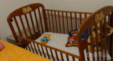 Culla a dondolo in legno
