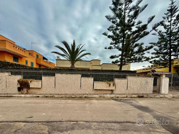 Villetta indipendente a due passi dal mare