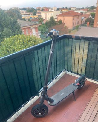 Monopattino onekick urban 25km/h 36v batteria new