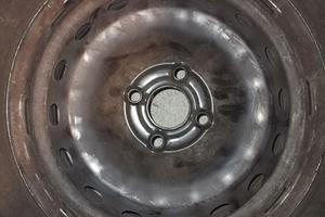 cerchi neri Raggio 14 e 15 a 4 fori