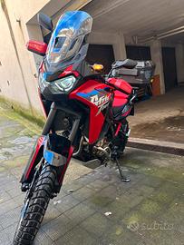 Africa Twin ES DCT - Perfetta. Sempre garage.