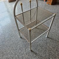 Tavolino vintage in metallo bianco con 2 piani