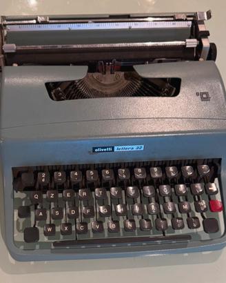 Macchina da scrivere Olivetti Lettera 32