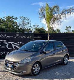 Peugeot 208 1.4 HDi 68 CV 5 porte Allure