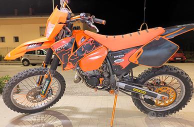 moto KTM exc 125 targato 2002
