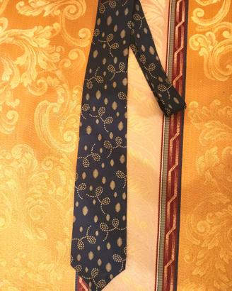 Cravatta Giorgio Armani in seta vintage