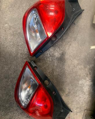 COPPIA FARI POSTERIORE RENAULT CLIO ANNO:2011 3P