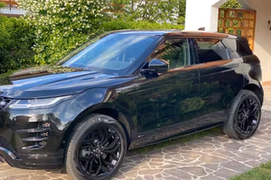 RR Evoque D180 R-Dynamic SE - Black Pack - FULL