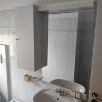 Specchio bagno con luce e mobiletto 