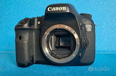 Fotocamera Canon EOS 7D con 93334 scatti