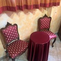 Coppia di sedie con tavolino