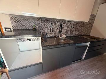 Cucina componibile stile moderno