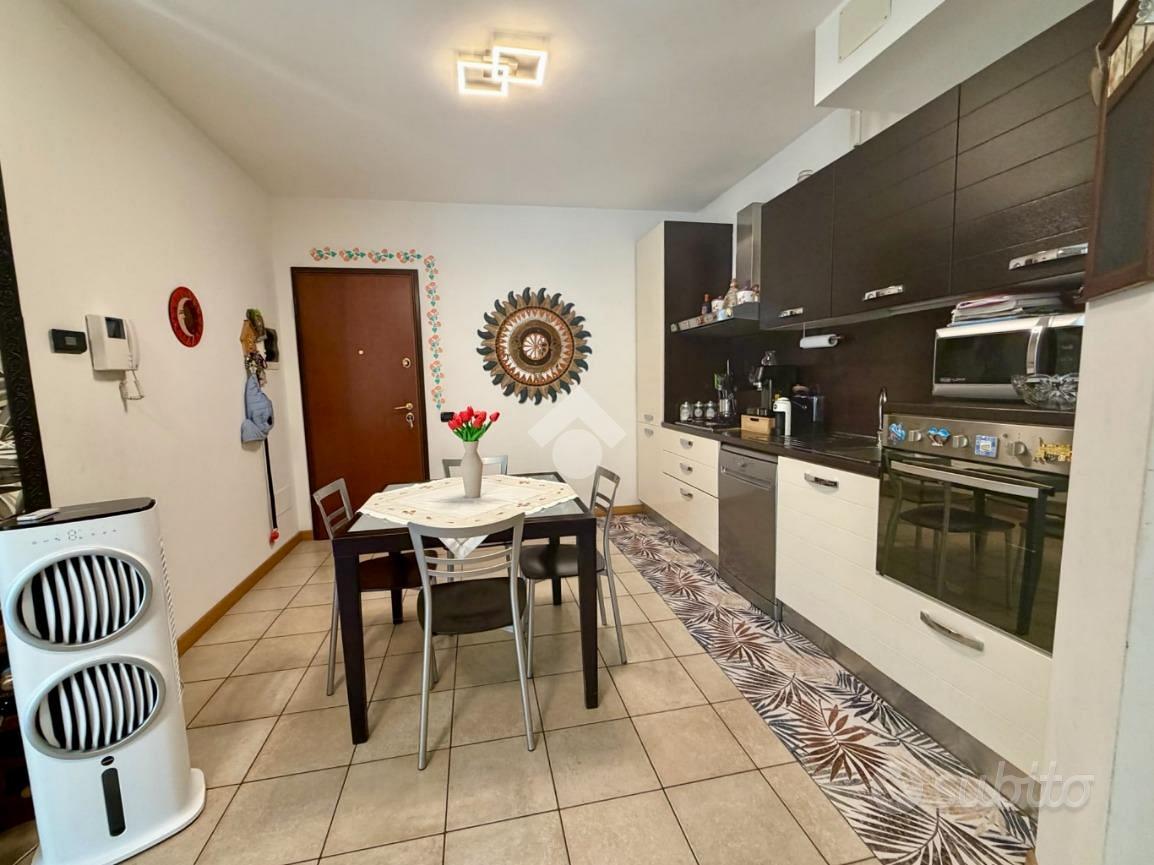 Apartment in Calolziocorte, La Ca', Corte - Altro