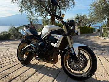 Triumph speed triple