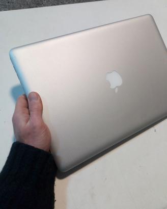 Apple MacBook Pro 15" Core i7-2760QM ram 4 Gb hdd