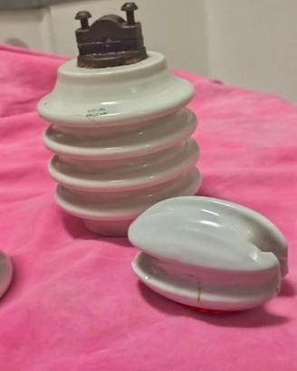 4 pezzi di "Isolatori di ceramica" alta tensione.
