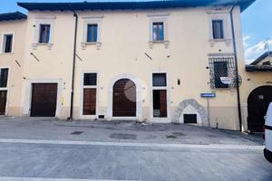4 LOCALI A L'AQUILA