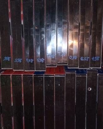 Centinaia di videocassette VHS- lezioni uninettuno