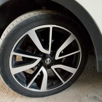 cerchi il lega 19 nissan  e gomme 