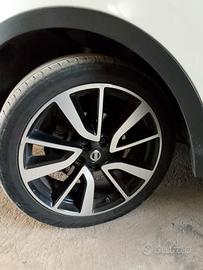 cerchi il lega 19 nissan  e gomme 