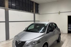 Lancia Ypsilon 1.2 69 CV 5 porte S&S Platinum