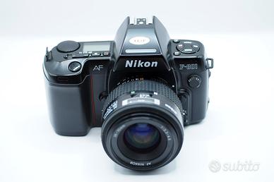 Nikon F801 con ottica zoom originale