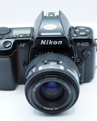 Nikon F801 con ottica zoom originale