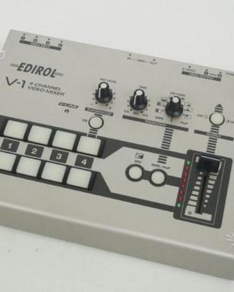 Mixer Roland V1 4 canali anche con Rack completo