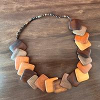 Collana in legno