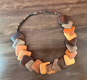 Collana in legno