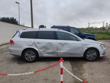 VW PASSAT VARIANT 365 2.0 TDI 140CV Ricambi