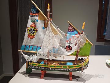 veliero dipinto a mano