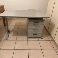 SCRIVANIA E CASSETTI (2 DISPONIBILI)