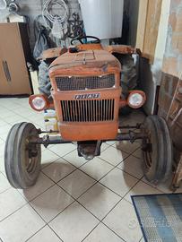 Trattore Fiat 45 CV con attrezzature agricole