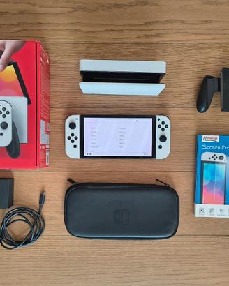 Nintendo Switch OLED Bianca + SD 128GB + Custodia